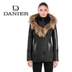 Danier Women's Wool and Black Leather Jacket with Fur Collar - Thinsulate - Sz L